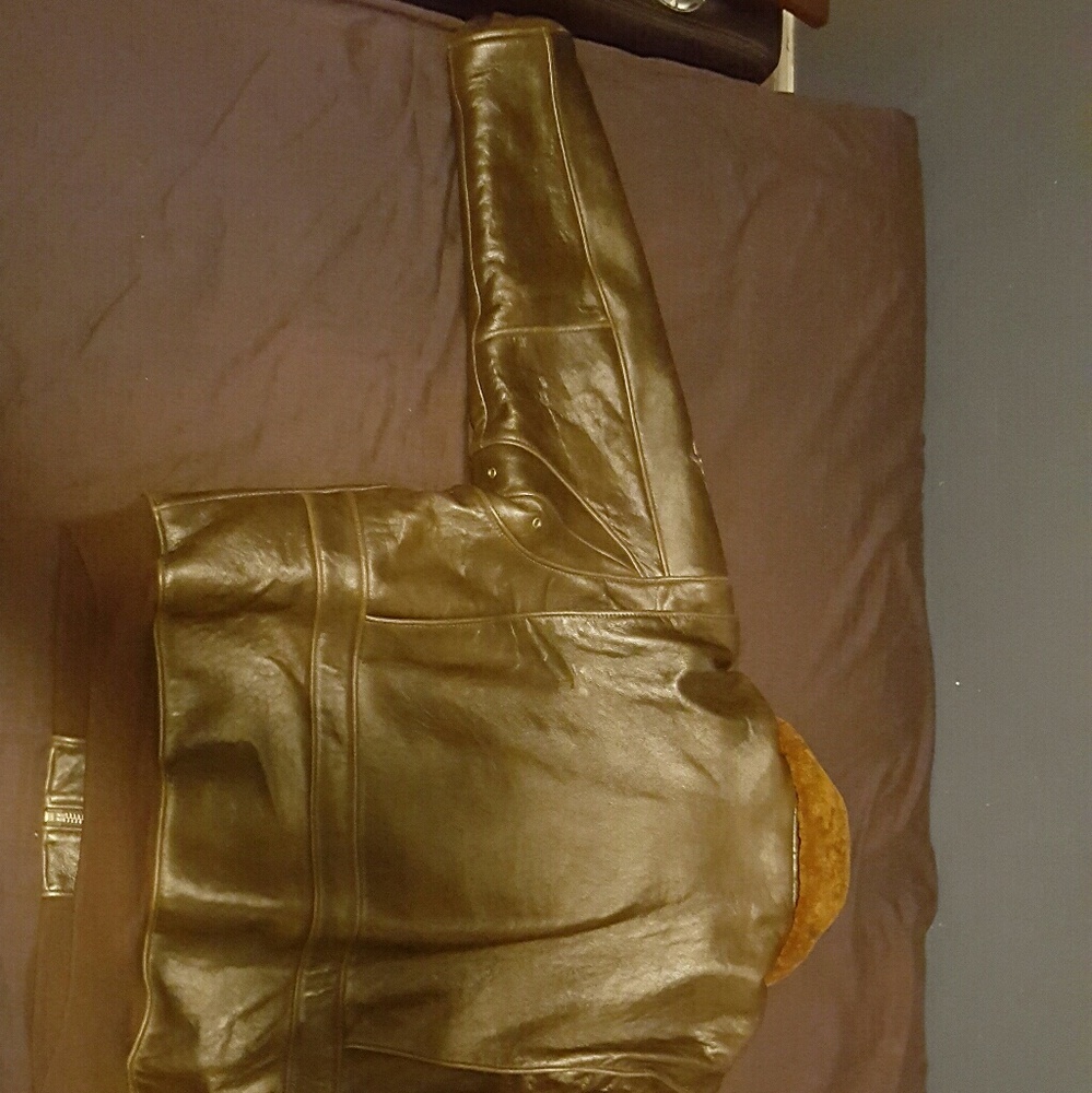 Leather jacket - Picture 3 of 5